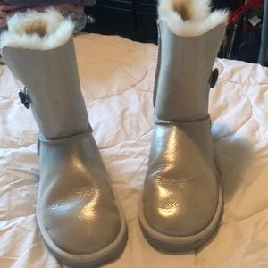 UGGS BOOTS